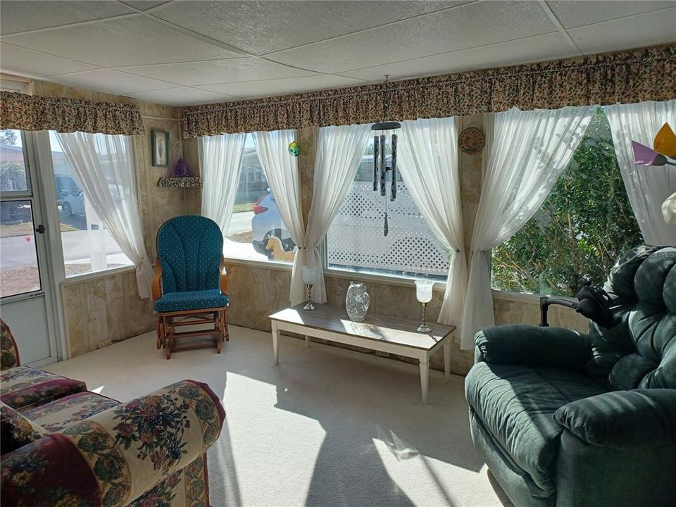 For Sale: $79,900 (2 beds, 1 baths, 672 Square Feet)