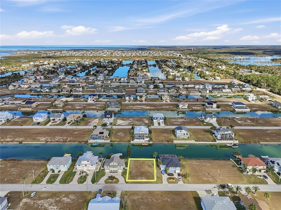 На продажу: $74,000 (0.17 acres)