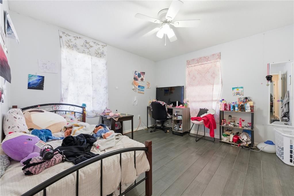 На продажу: $1,400,000 (0 спален, 0 ванн, 4650 Квадратных фут)