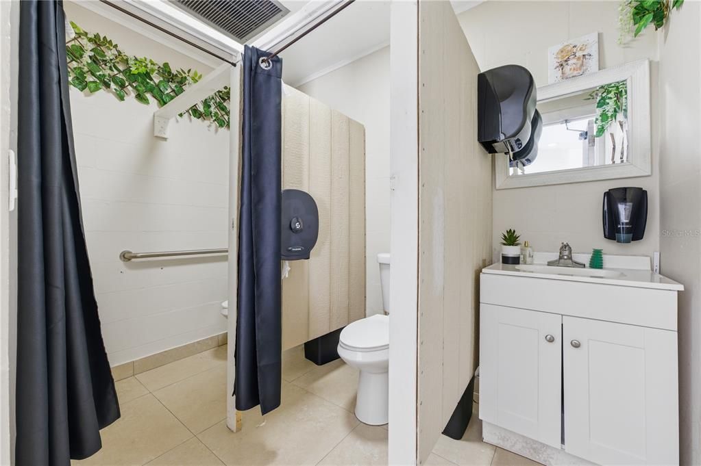 На продажу: $1,400,000 (0 спален, 0 ванн, 4650 Квадратных фут)