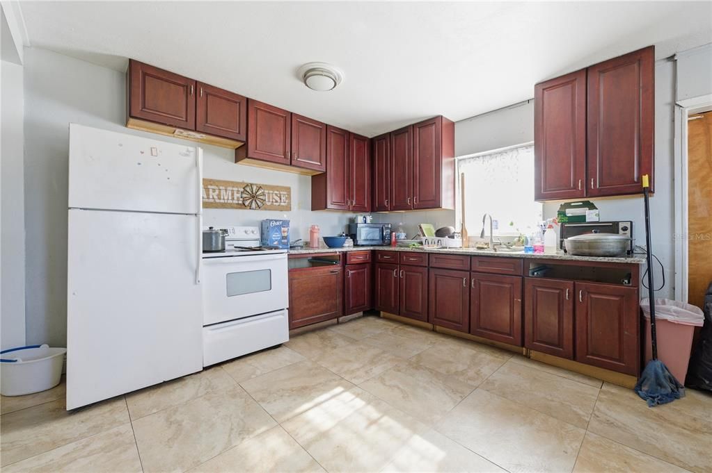 На продажу: $1,400,000 (0 спален, 0 ванн, 4650 Квадратных фут)