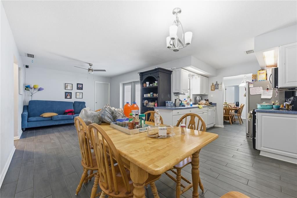 На продажу: $1,400,000 (0 спален, 0 ванн, 4650 Квадратных фут)