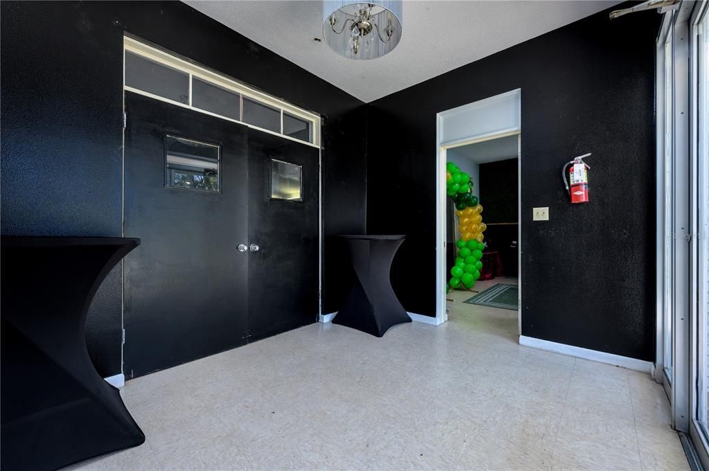 На продажу: $1,400,000 (0 спален, 0 ванн, 4650 Квадратных фут)