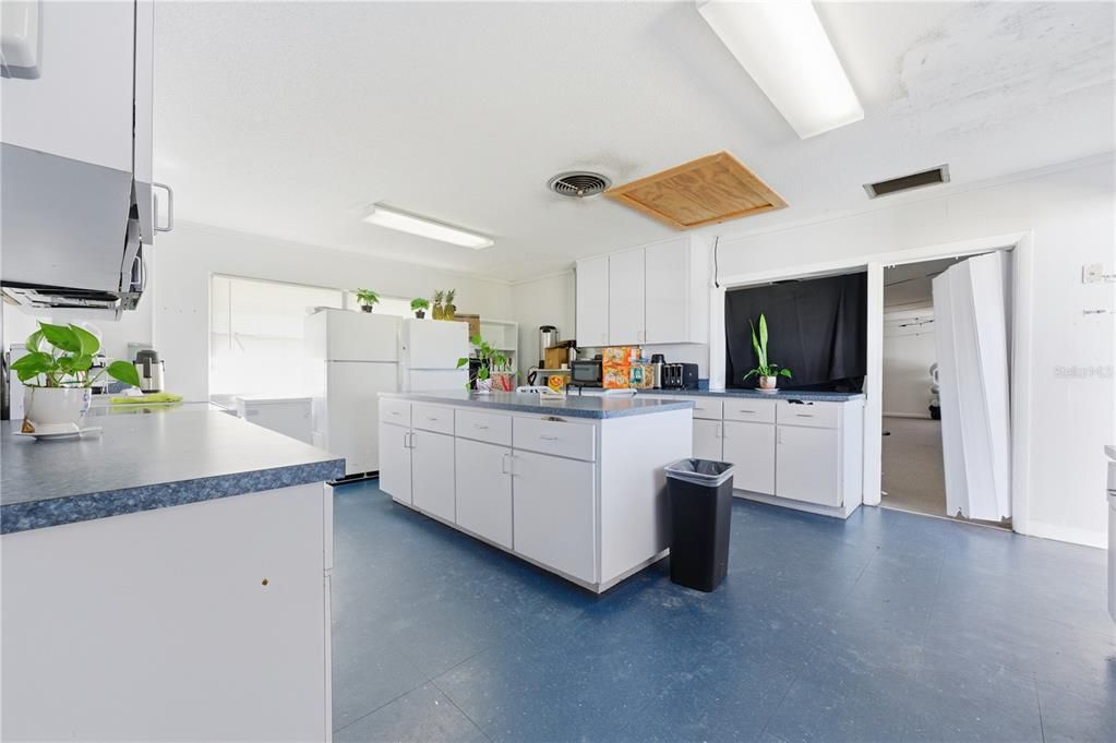 На продажу: $1,400,000 (0 спален, 0 ванн, 4650 Квадратных фут)