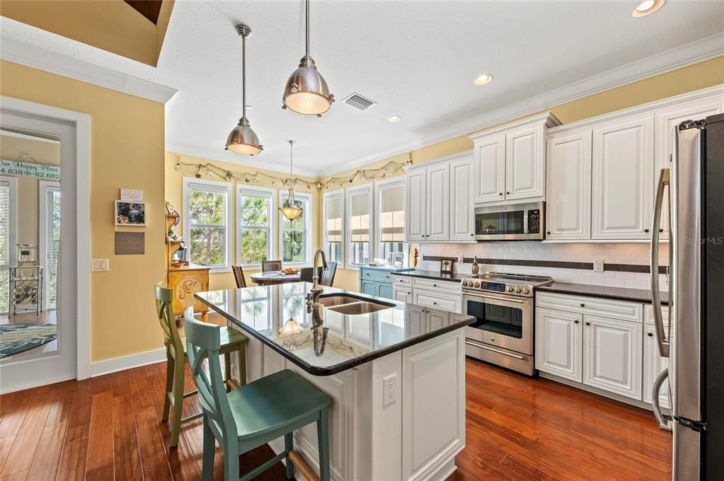 For Sale: $1,250,000 (3 beds, 3 baths, 2962 Square Feet)