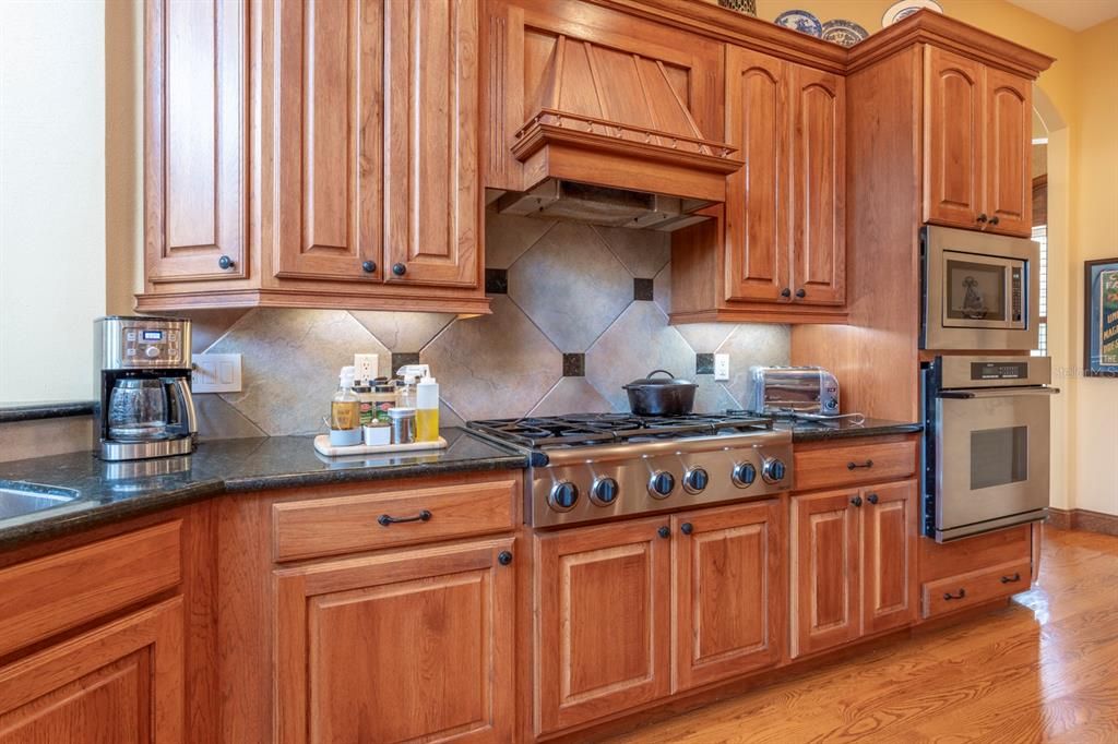 For Sale: $2,450,000 (4 beds, 4 baths, 6999 Square Feet)