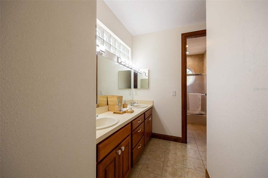 For Sale: $2,450,000 (4 beds, 4 baths, 6999 Square Feet)
