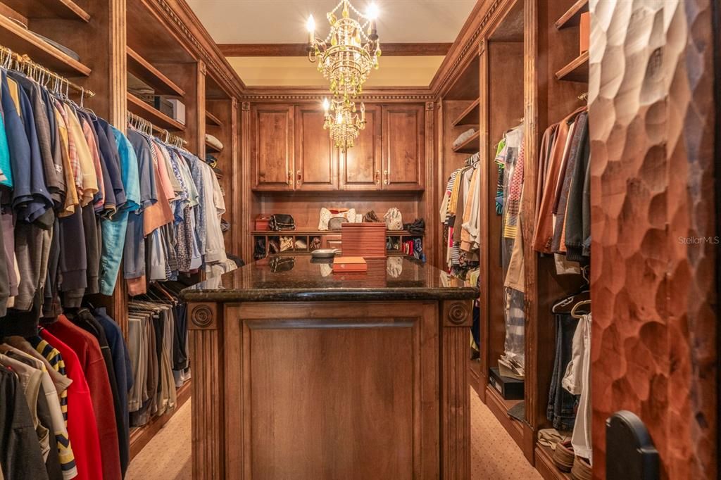 For Sale: $2,450,000 (4 beds, 4 baths, 6999 Square Feet)