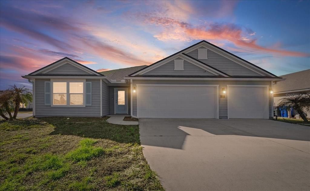 For Sale: $549,999 (4 beds, 3 baths, 2361 Square Feet)