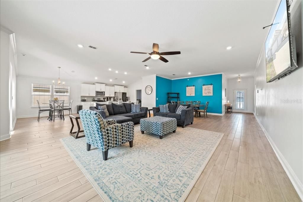 For Sale: $549,999 (4 beds, 3 baths, 2361 Square Feet)