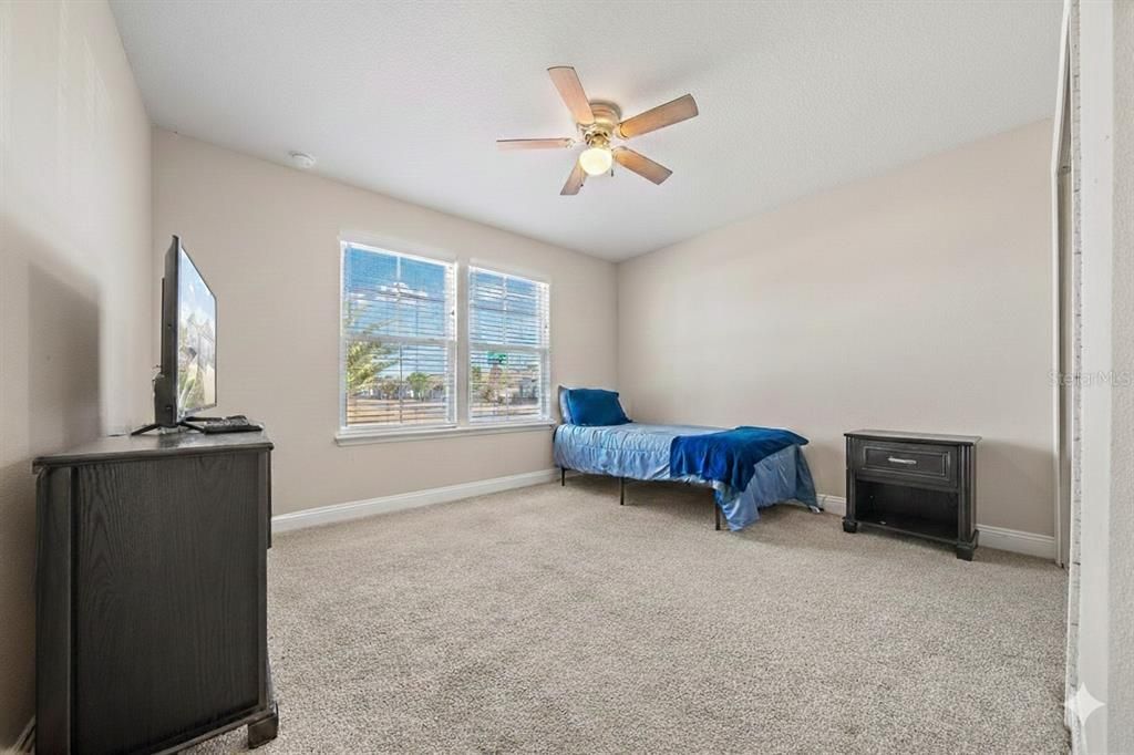 For Sale: $549,999 (4 beds, 3 baths, 2361 Square Feet)