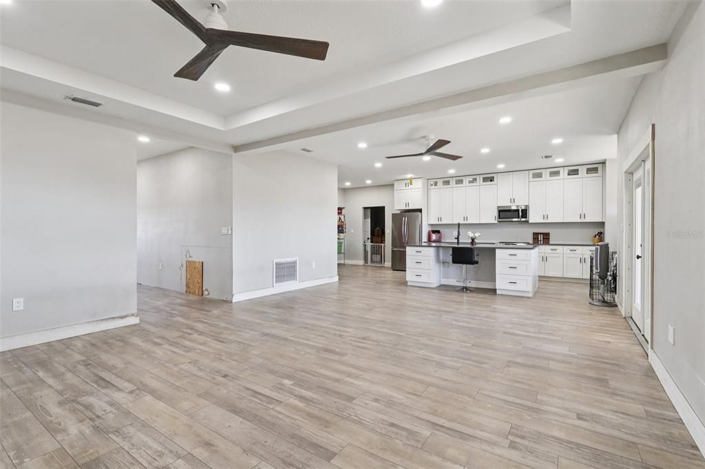 En Venta: $799,950 (3 camas, 3 baños, 2949 Pies cuadrados)