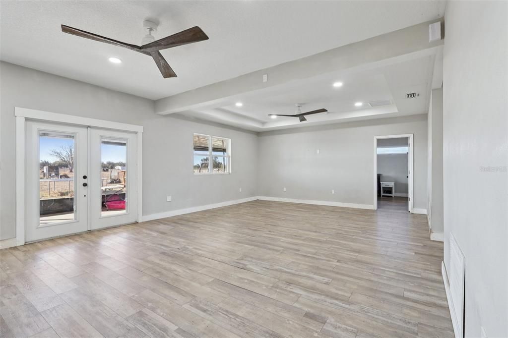 En Venta: $799,950 (3 camas, 3 baños, 2949 Pies cuadrados)