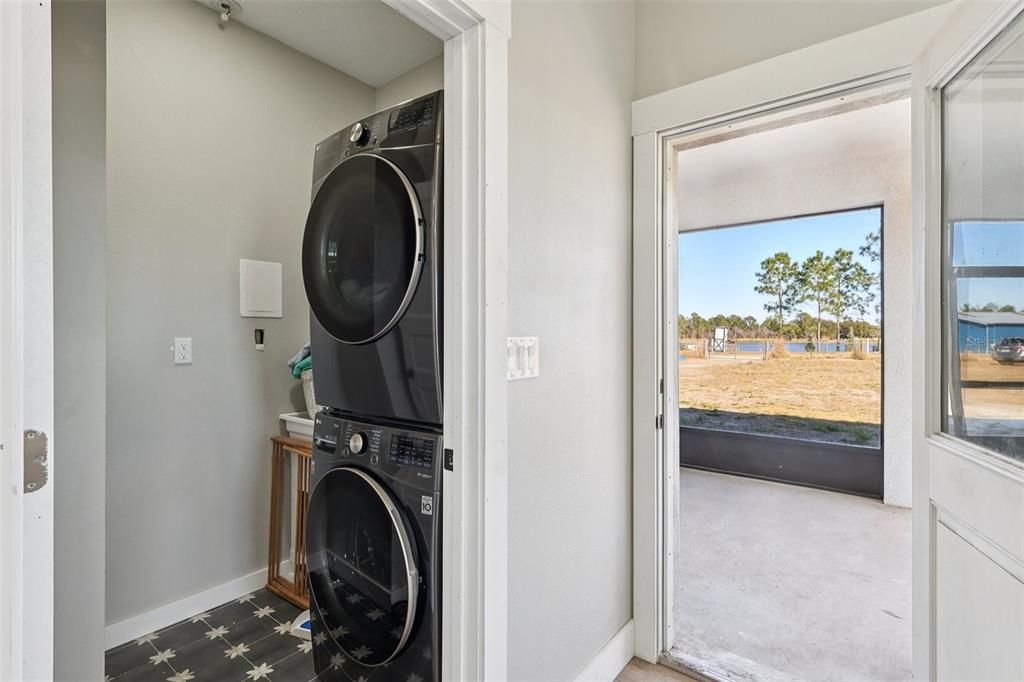 En Venta: $799,950 (3 camas, 3 baños, 2949 Pies cuadrados)