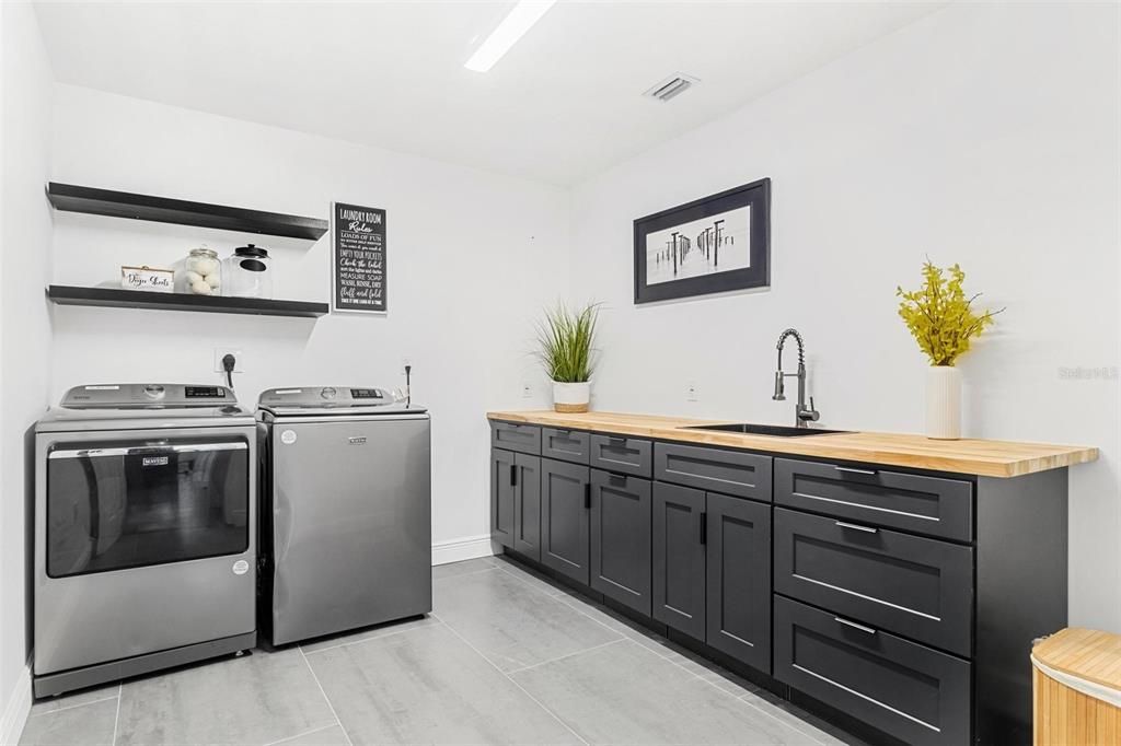 Active With Contract: $1,350,000 (4 beds, 4 baths, 3477 Square Feet)