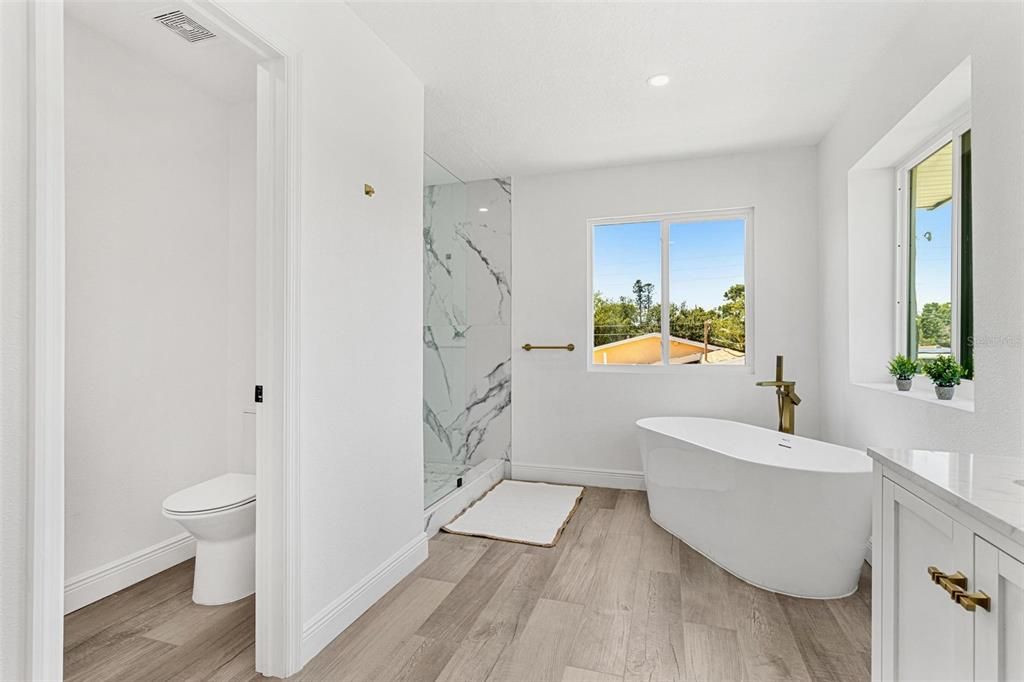 Active With Contract: $1,350,000 (4 beds, 4 baths, 3477 Square Feet)