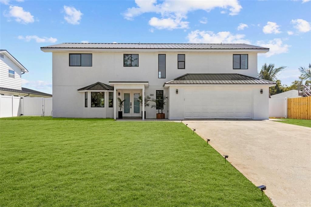Active With Contract: $1,350,000 (4 beds, 4 baths, 3477 Square Feet)