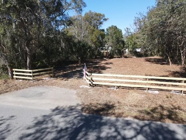 待售: $29,900 (0.26 acres)