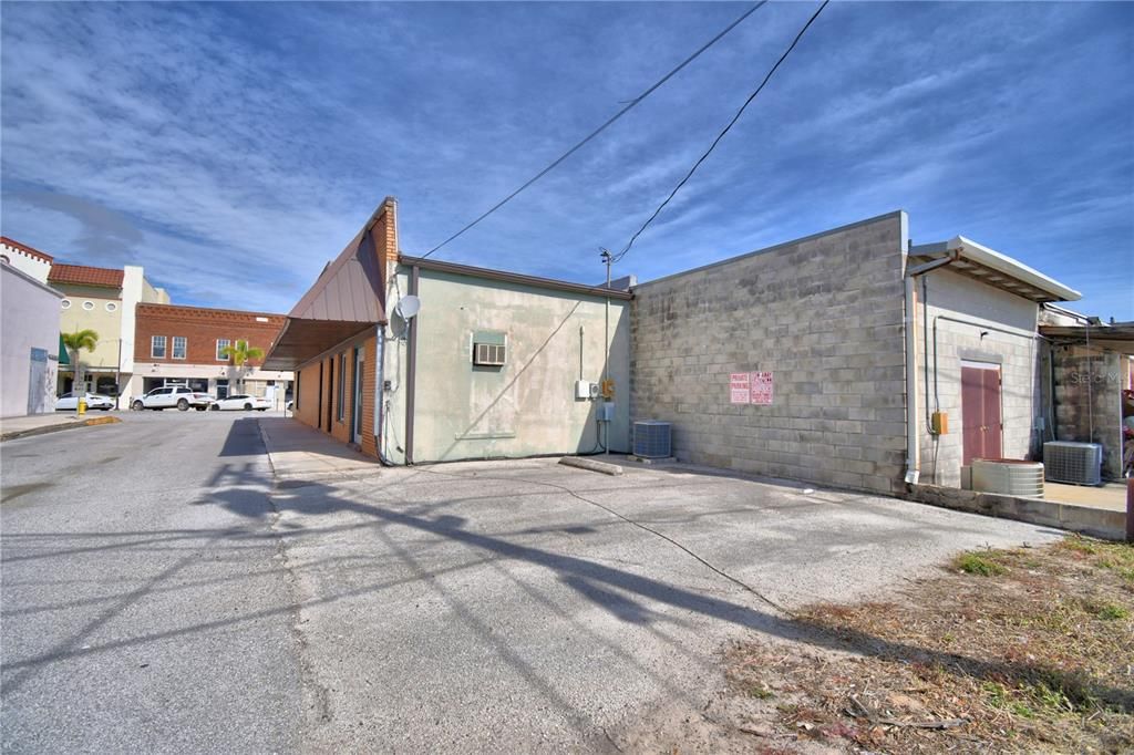 待售: $119,900 (0 贝兹, 0 浴室, 1976 平方英尺)