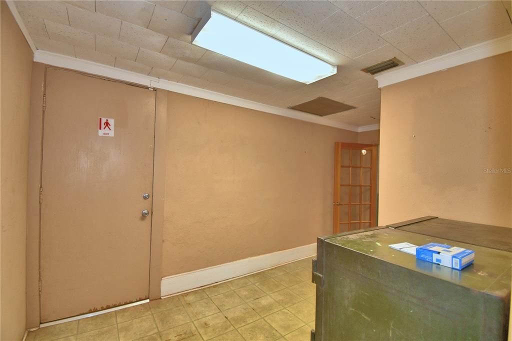 待售: $119,900 (0 贝兹, 0 浴室, 1976 平方英尺)