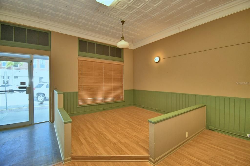 待售: $119,900 (0 贝兹, 0 浴室, 1976 平方英尺)