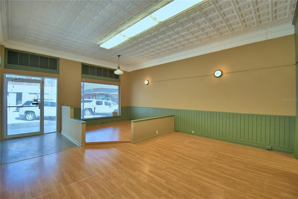 待售: $119,900 (0 贝兹, 0 浴室, 1976 平方英尺)