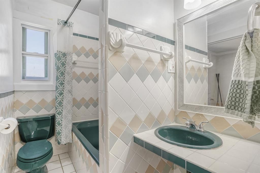 For Sale: $599,000 (5 beds, 3 baths, 3424 Square Feet)