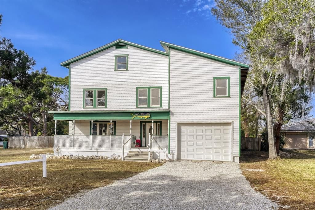 For Sale: $599,000 (5 beds, 3 baths, 3424 Square Feet)