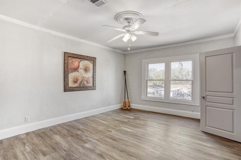 For Sale: $599,000 (5 beds, 3 baths, 3424 Square Feet)