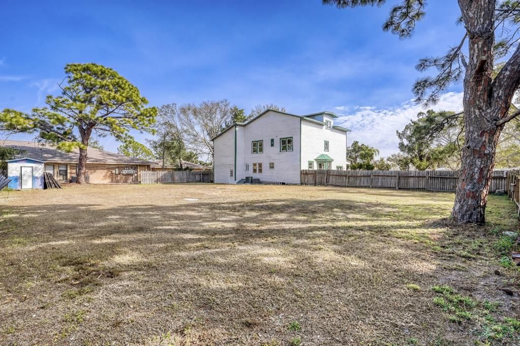 For Sale: $599,000 (5 beds, 3 baths, 3424 Square Feet)