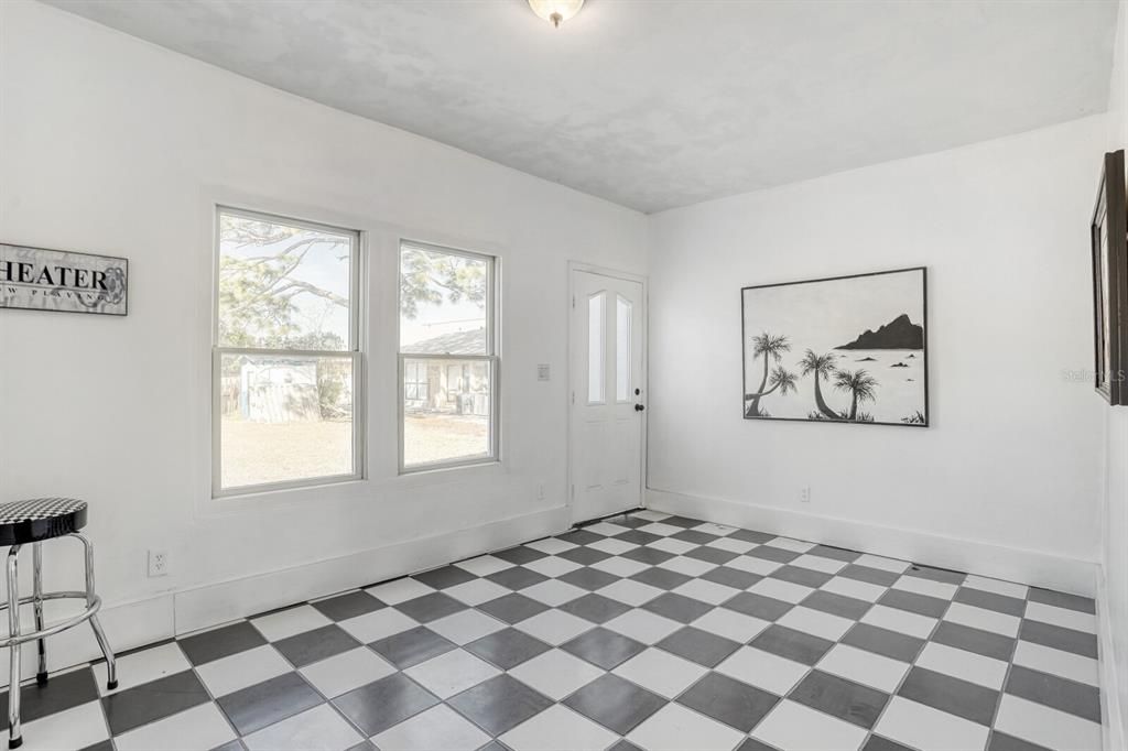 For Sale: $599,000 (5 beds, 3 baths, 3424 Square Feet)