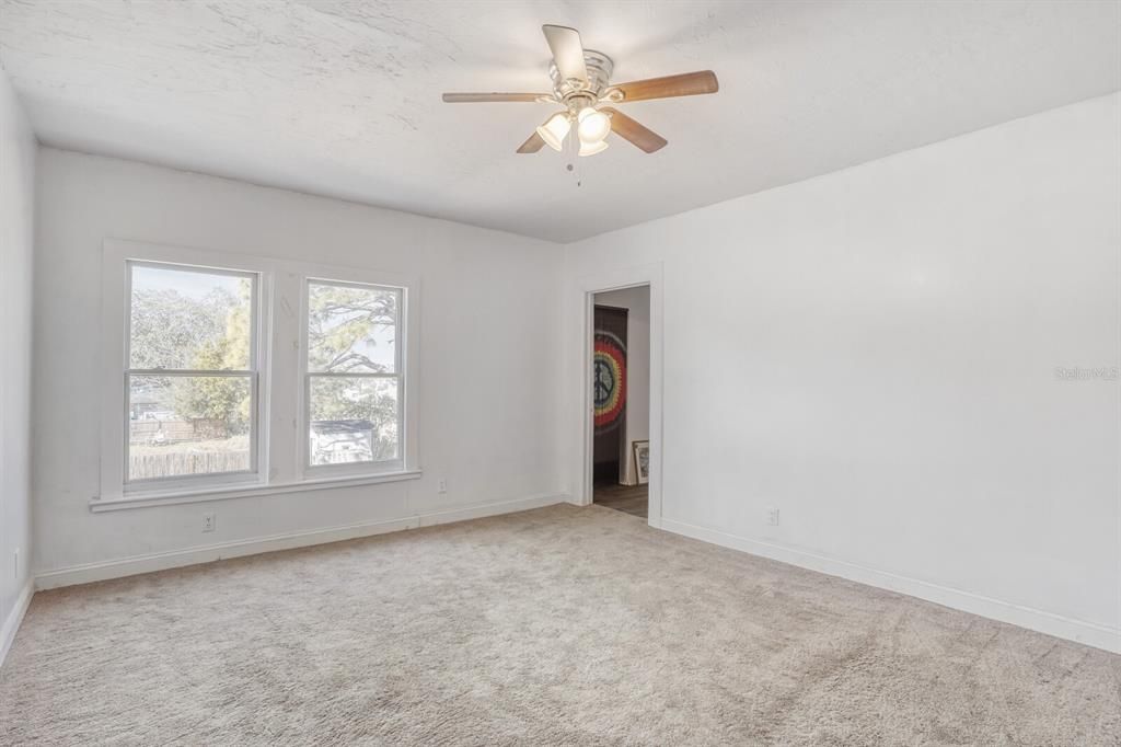 For Sale: $599,000 (5 beds, 3 baths, 3424 Square Feet)