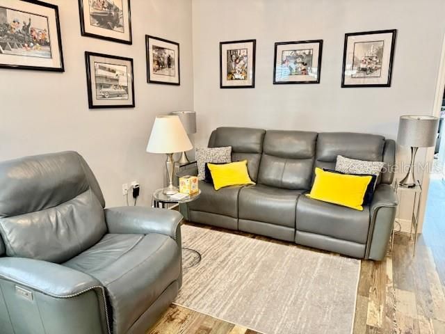 Activo con contrato: $279,900 (2 camas, 2 baños, 1265 Pies cuadrados)
