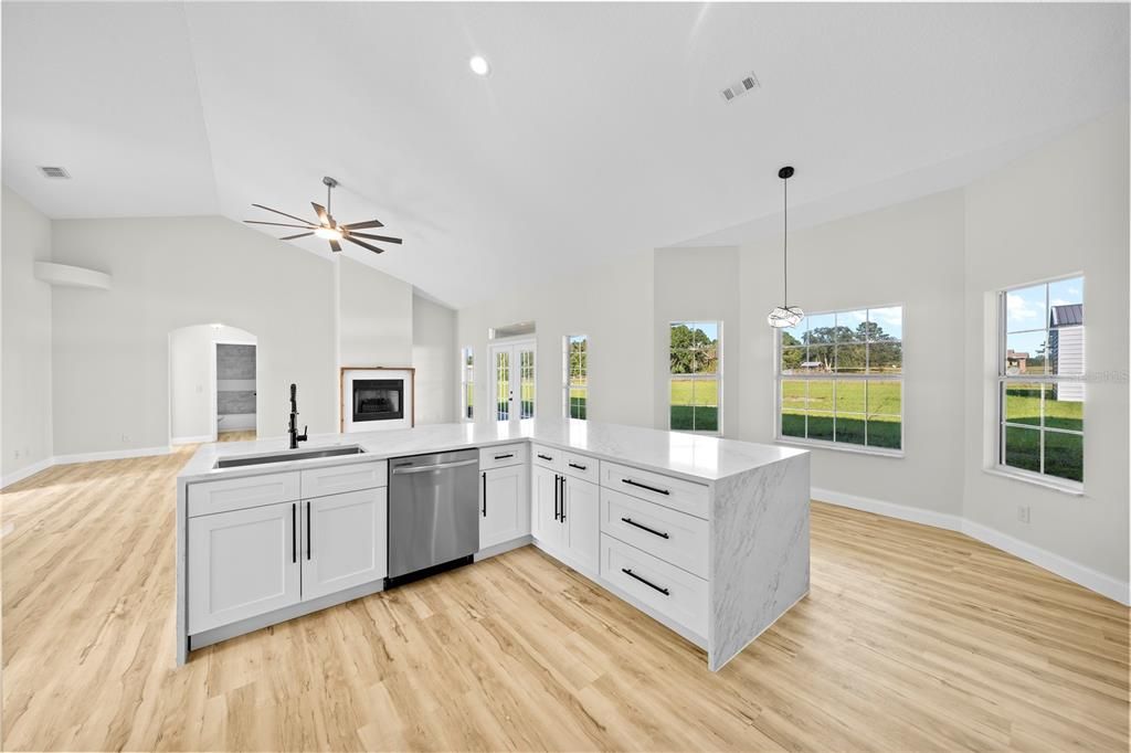 En Venta: $599,990 (4 camas, 2 baños, 2832 Pies cuadrados)