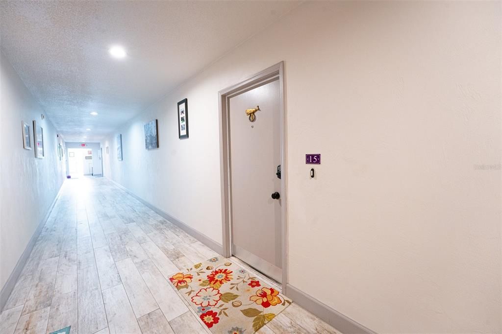 For Sale: $319,000 (2 beds, 1 baths, 838 Square Feet)