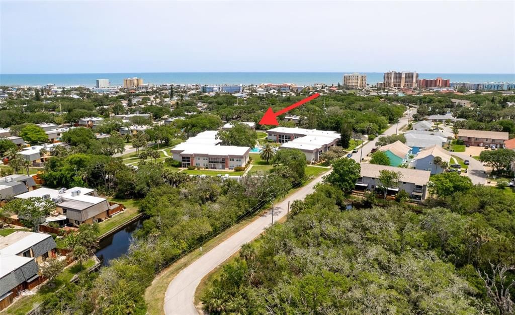 For Sale: $319,000 (2 beds, 1 baths, 838 Square Feet)