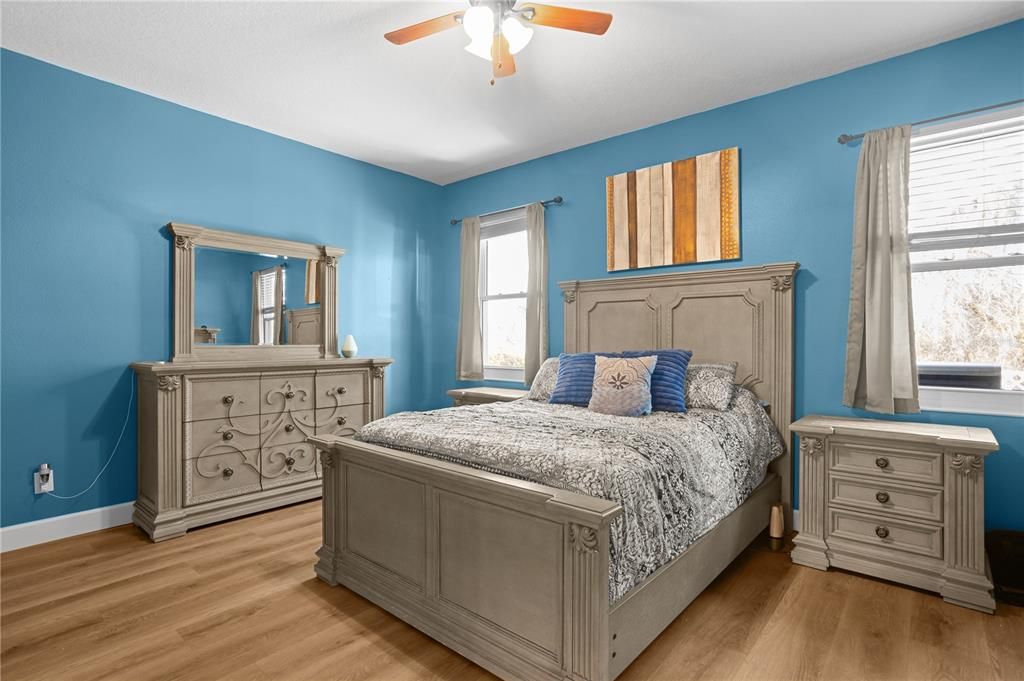 Active With Contract: $565,000 (3 beds, 2 baths, 2102 Square Feet)