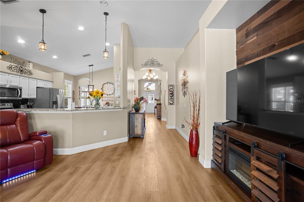 Active With Contract: $565,000 (3 beds, 2 baths, 2102 Square Feet)