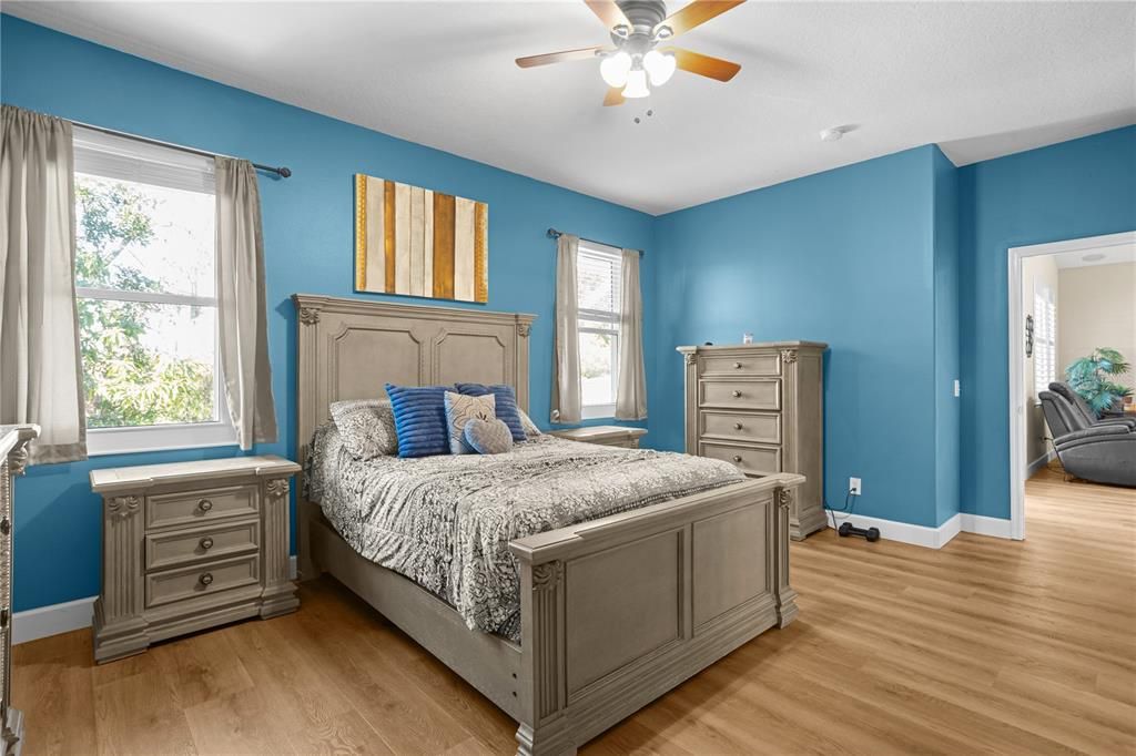 Active With Contract: $565,000 (3 beds, 2 baths, 2102 Square Feet)
