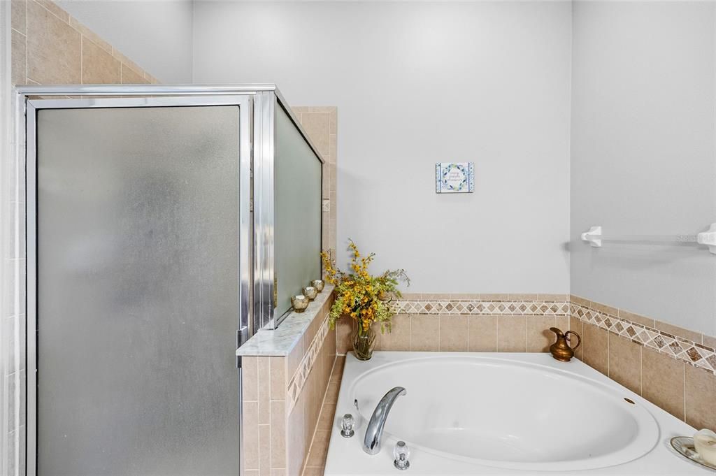 Activo con contrato: $290,000 (3 camas, 2 baños, 1548 Pies cuadrados)