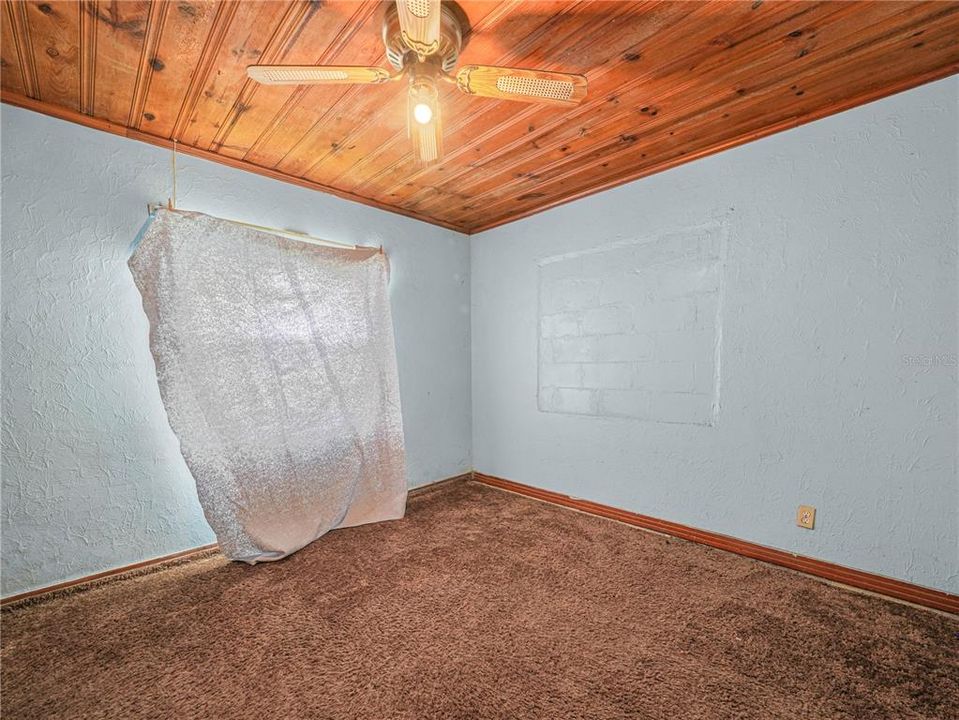 На продажу: $245,000 (5 спален, 2 ванн, 2580 Квадратных фут)