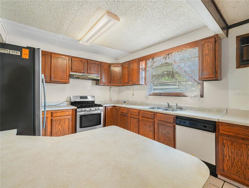 На продажу: $245,000 (5 спален, 2 ванн, 2580 Квадратных фут)