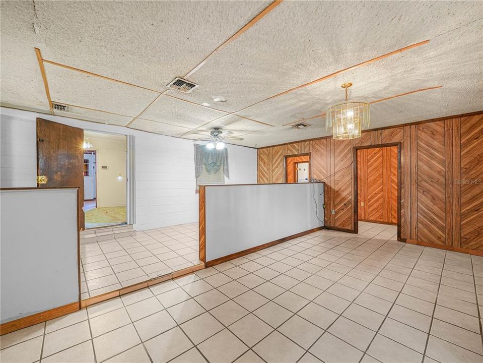 На продажу: $245,000 (5 спален, 2 ванн, 2580 Квадратных фут)