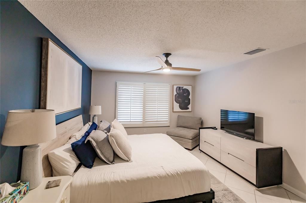 For Rent: $10,700 (2 beds, 2 baths, 1180 Square Feet)
