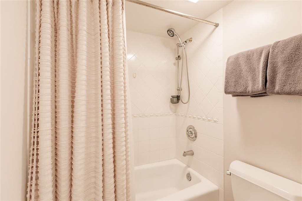 For Rent: $10,700 (2 beds, 2 baths, 1180 Square Feet)