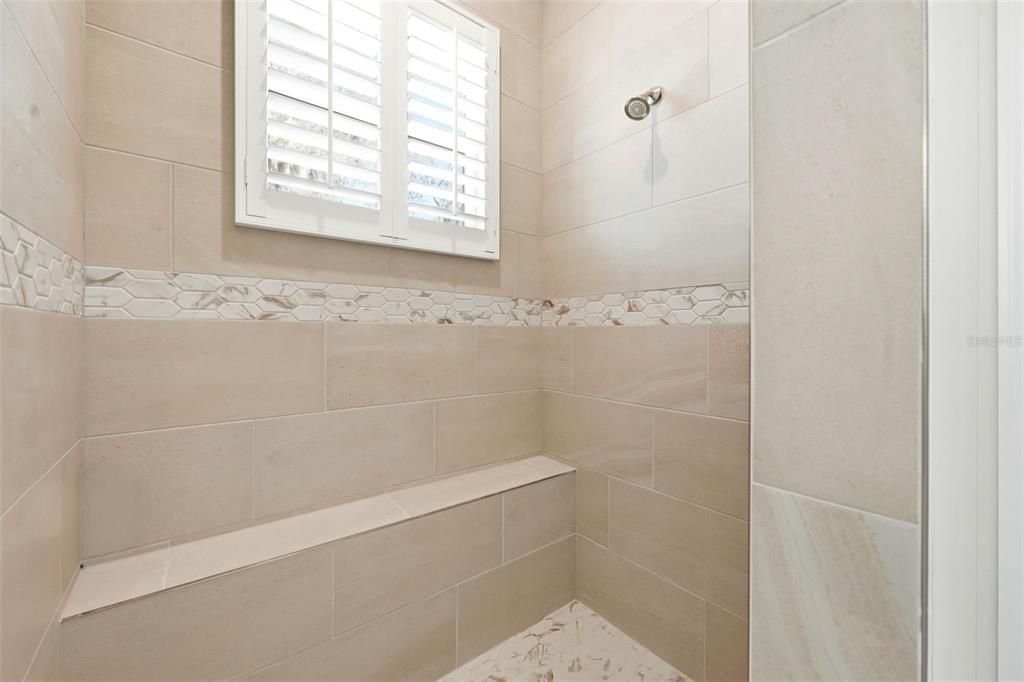 For Sale: $1,035,000 (4 beds, 3 baths, 2712 Square Feet)