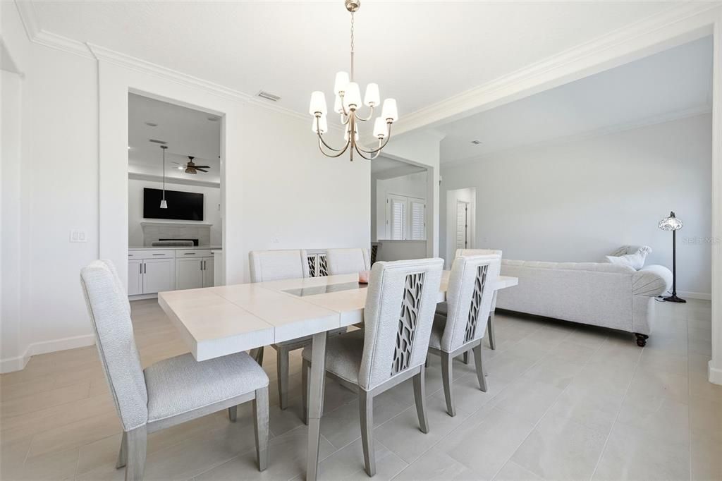For Sale: $1,035,000 (4 beds, 3 baths, 2712 Square Feet)