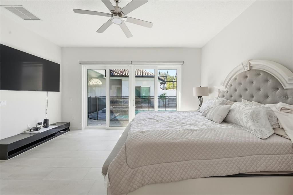 For Sale: $1,035,000 (4 beds, 3 baths, 2712 Square Feet)