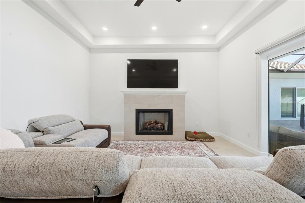 For Sale: $1,035,000 (4 beds, 3 baths, 2712 Square Feet)