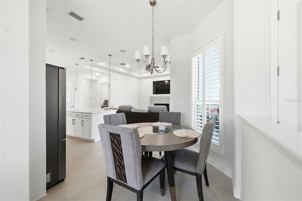 For Sale: $1,035,000 (4 beds, 3 baths, 2712 Square Feet)